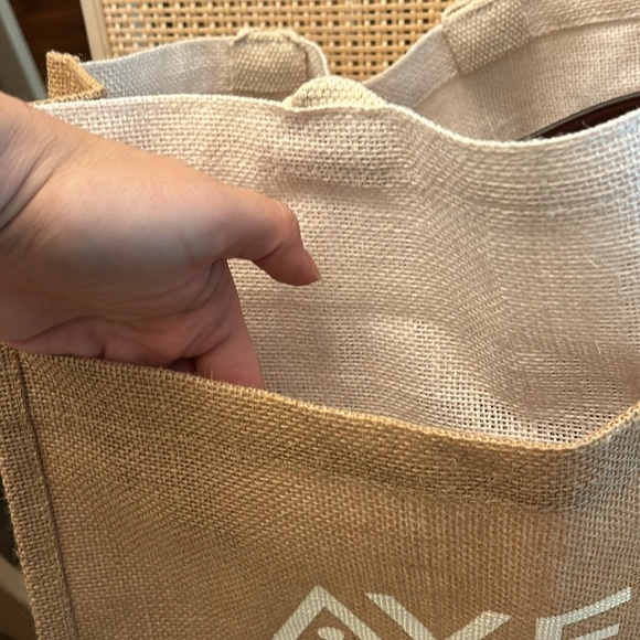 🆕Aveda Boho Large Tote - Picture 9 of 10